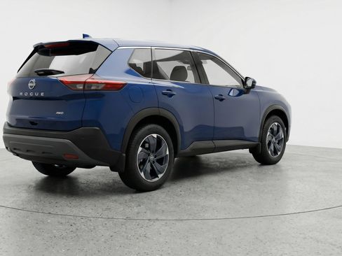 Used 2025 Nissan Rogue SV image 9