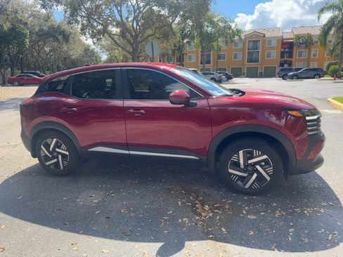 Used 2025 Nissan Kicks SV FWD image 3