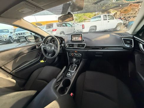 Used 2016 MAZDA MAZDA3 i Sport FWD image 27