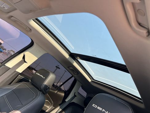 Used 2022 GMC Terrain Denali AWD/4WD image 17