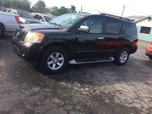 Used 2011 Nissan Armada SV image 2