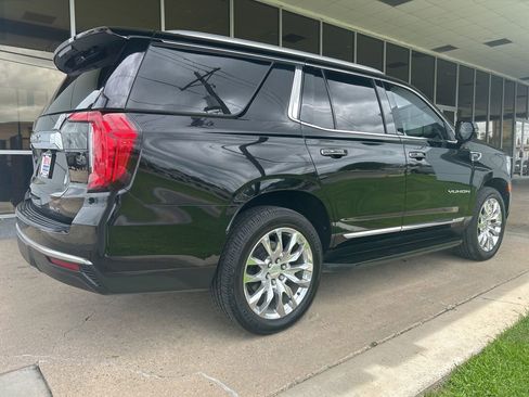 Used 2022 GMC Yukon SLT w/ SLT Premium Package RWD image 7