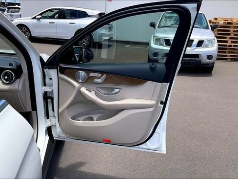 Used 2019 Mercedes-Benz GLC 300 image 24