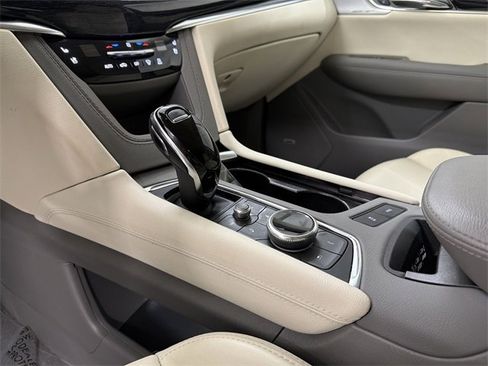 Certified 2024 Cadillac XT6 Premium Luxury w/ Technology Package image 23