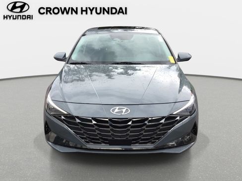 Used 2022 Hyundai Elantra Limited FWD image 2