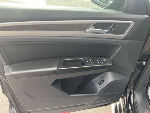 Used 2019 Volkswagen Atlas SEL R-Line AWD/4WD image 16