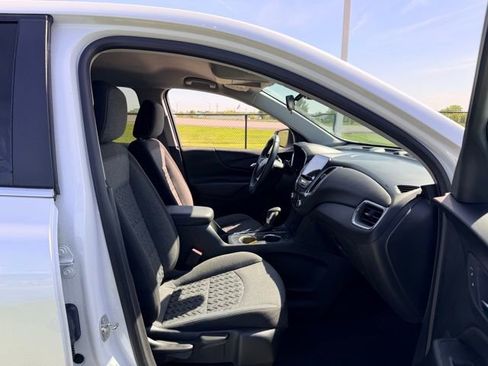 Certified 2023 Chevrolet Equinox LT AWD/4WD image 11