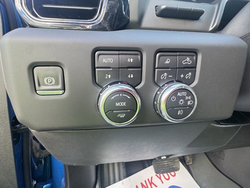 Used 2024 GMC Sierra 1500 AT4 w/ Technology Package AWD/4WD image 15