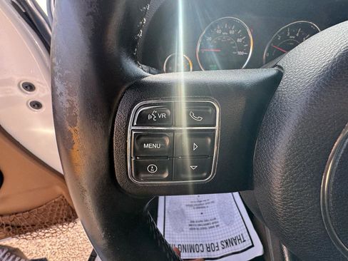 Used 2015 Jeep Wrangler Unlimited Rubicon w/ Connectivity Group image 18