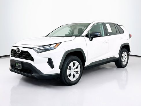 Used 2024 Toyota RAV4 LE AWD/4WD image 3