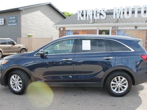 Used 2018 Kia Sorento LX AWD/4WD image 3