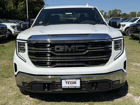 New 2026 GMC Sierra 1500 SLT image 7