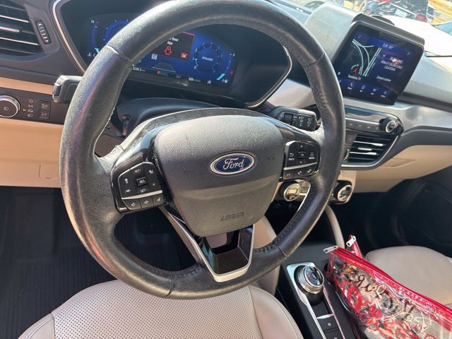 Used 2021 Ford Escape Titanium w/ Class II Trailer Tow Package AWD/4WD image 17
