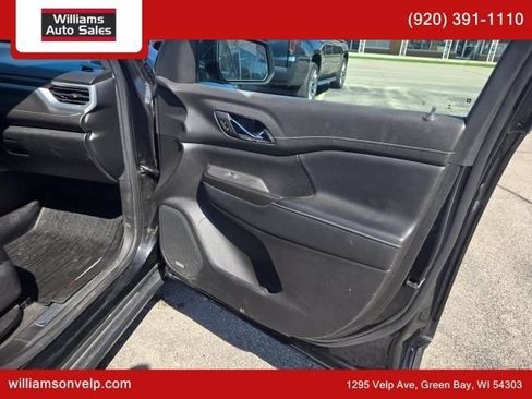 Used 2020 GMC Acadia SLT w/ LPO, Floor Liner Package AWD/4WD image 17