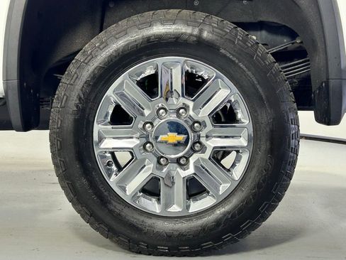 Used 2024 Chevrolet Silverado 3500 High Country w/ Technology Package image 40