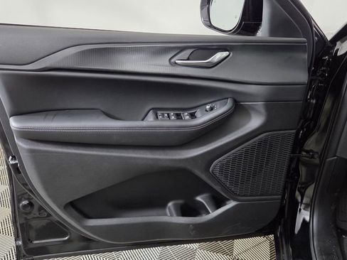 New 2025 Jeep Grand Cherokee Altitude image 12