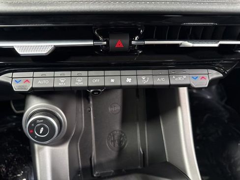 Used 2024 Alfa Romeo Tonale Veloce image 22