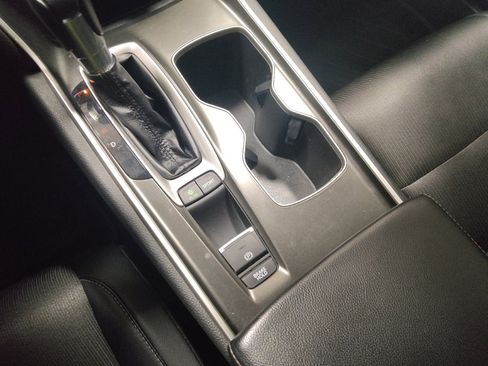 Used 2018 Honda Accord Sport image 26