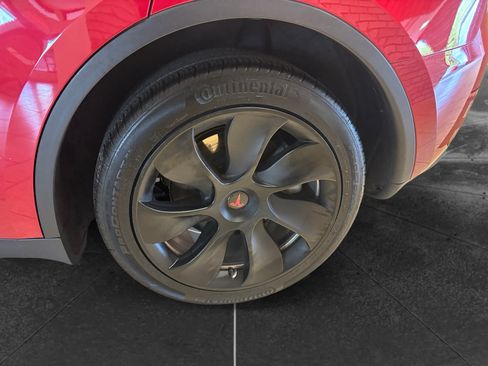 Used 2023 Tesla Model Y Long Range AWD/4WD image 22