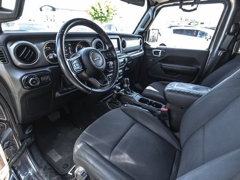Used 2018 Jeep Wrangler Unlimited Sport S AWD/4WD image 16