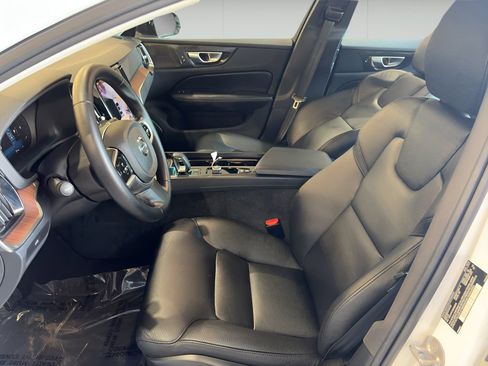 Used 2025 Volvo S60 B5 Plus FWD image 18