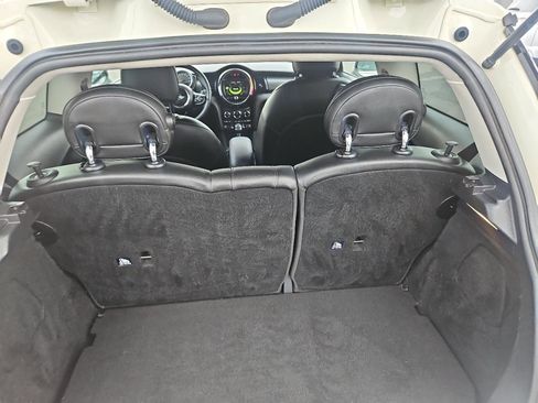 Used 2018 MINI Cooper 2-Door Hardtop image 31