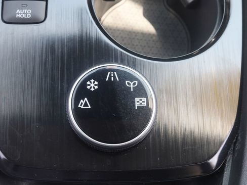 Used 2025 Nissan Rogue SV AWD/4WD image 26