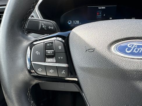 Used 2023 Ford Escape Platinum w/ Premium Technology Package AWD/4WD image 17