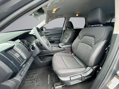 Used 2022 Nissan Pathfinder S AWD/4WD image 4