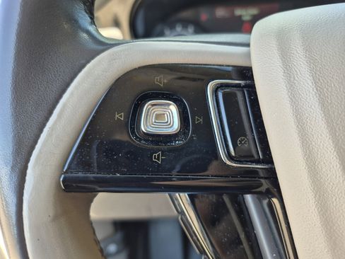 Used 2021 Lincoln Corsair FWD image 25