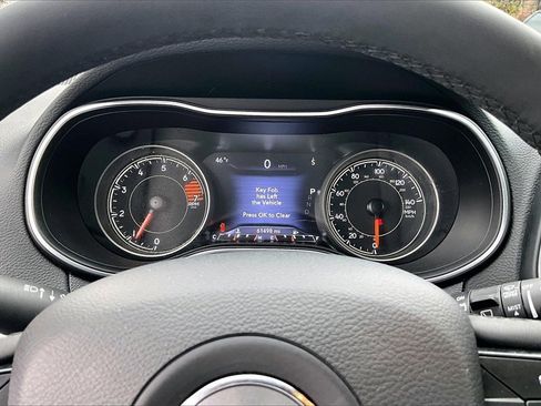 Used 2023 Jeep Cherokee Altitude Lux image 13