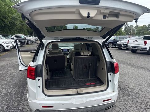 Used 2019 GMC Acadia Denali w/ Technology Package FWD image 16