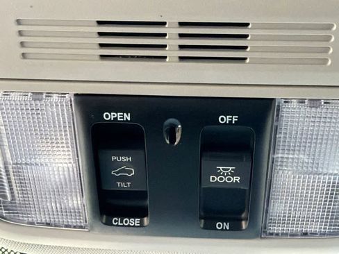 Used 2025 Honda Odyssey EX-L image 30