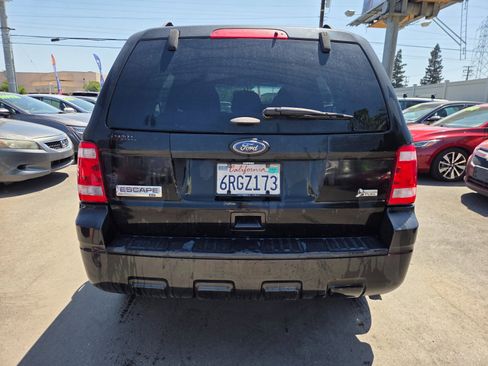 Used 2011 Ford Escape XLT w/ 201A Rapid Spec Order Code FWD image 3