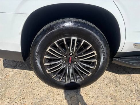 Used 2025 GMC Yukon Elevation w/ LPO, Floor Liner Package RWD image 9