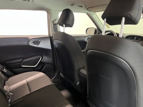 Used 2024 Kia Soul LX w/ Option Group 015 FWD image 15