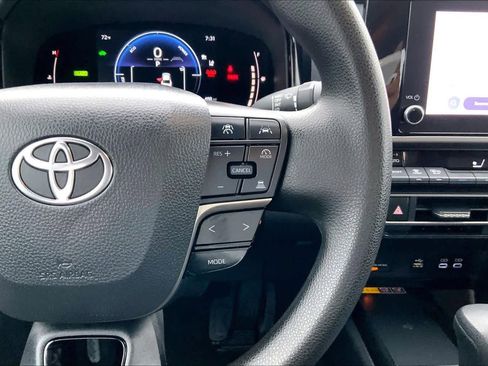 Used 2025 Toyota Camry LE FWD image 24