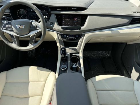 Certified 2024 Cadillac XT5 Premium Luxury AWD/4WD image 13