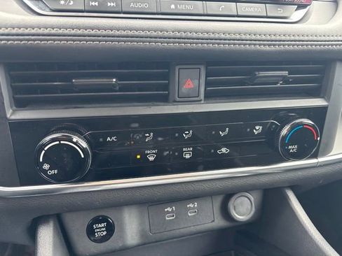 Used 2024 Nissan Rogue S image 23