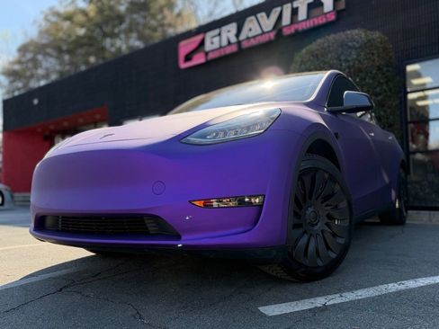 Used 2022 Tesla Model Y Long Range image 2