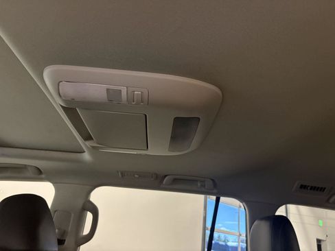 Used 2015 Toyota Land Cruiser AWD/4WD image 33