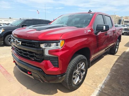 Used 2025 Chevrolet Silverado 1500 LT Trail Boss w/ Convenience Package II AWD/4WD image 1