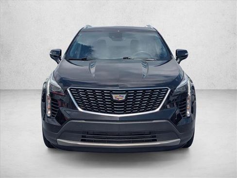 Used 2023 Cadillac XT4 Premium Luxury FWD image 2