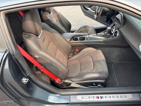 Used 2020 Chevrolet Camaro ZL1 RWD image 21