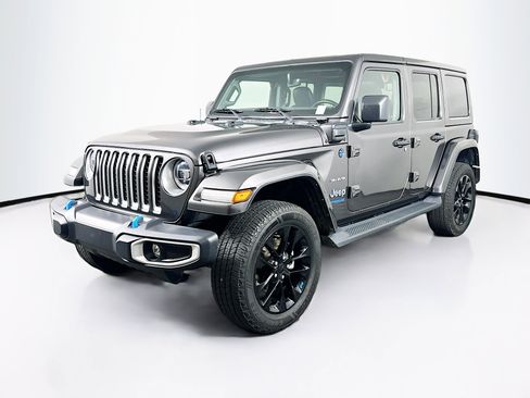 Used 2022 Jeep Wrangler Unlimited Sahara w/ Cold Weather Group AWD/4WD image 3