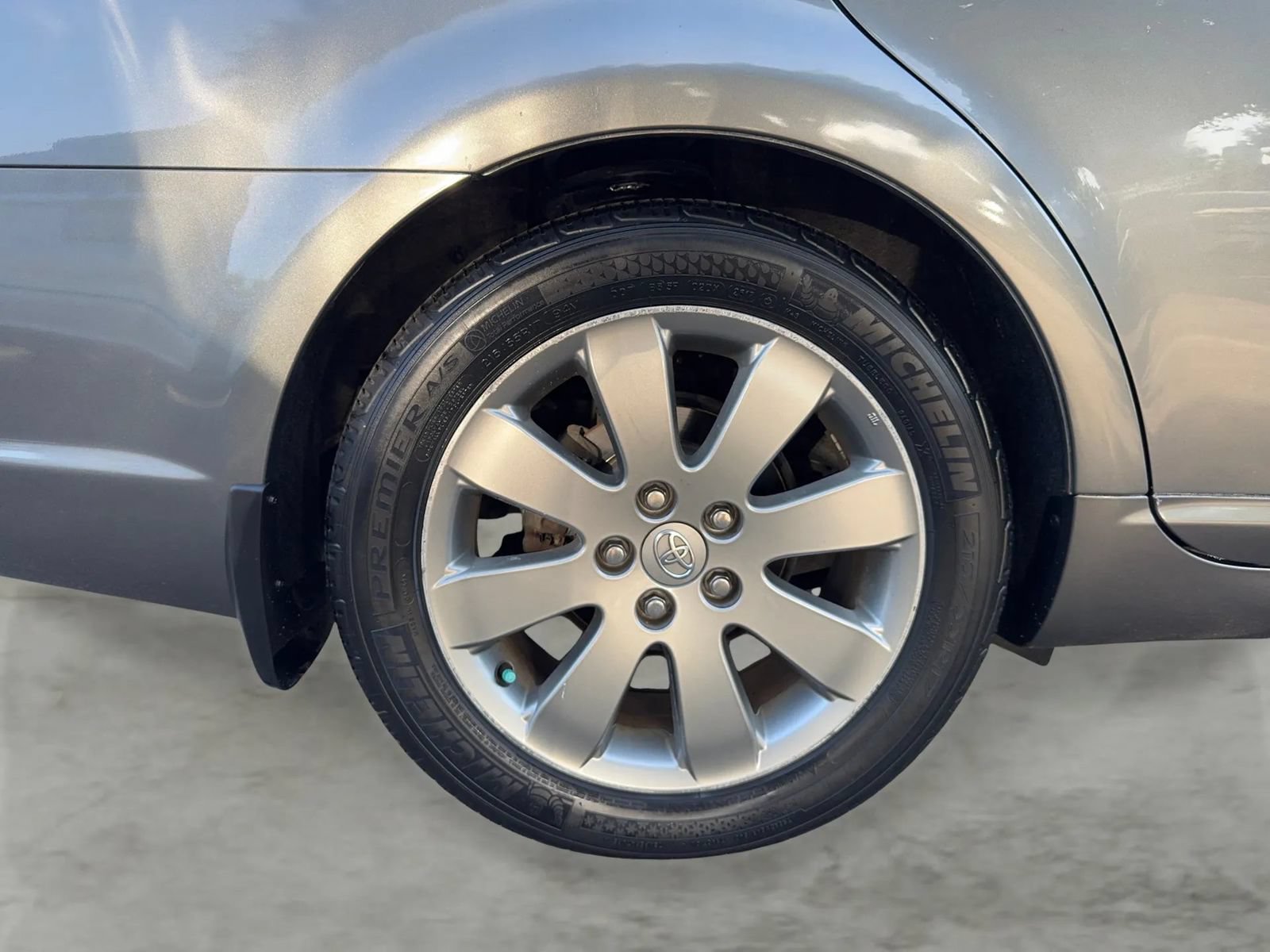 Used 2005 Toyota Avalon Touring FWD image 56