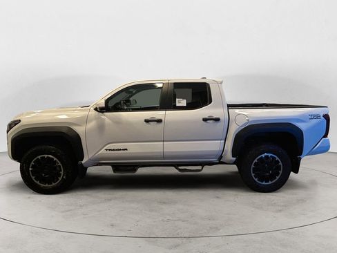 New 2026 Toyota Tacoma TRD Off-Road AWD/4WD image 2