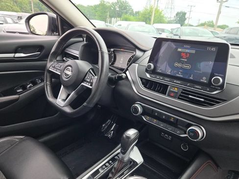 Used 2024 Nissan Altima 2.5 SR FWD image 4