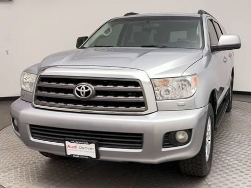Used 2014 Toyota Sequoia SR5 AWD/4WD image 7