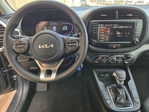 Used 2023 Kia Soul LX w/ Option Group 015 FWD image 10